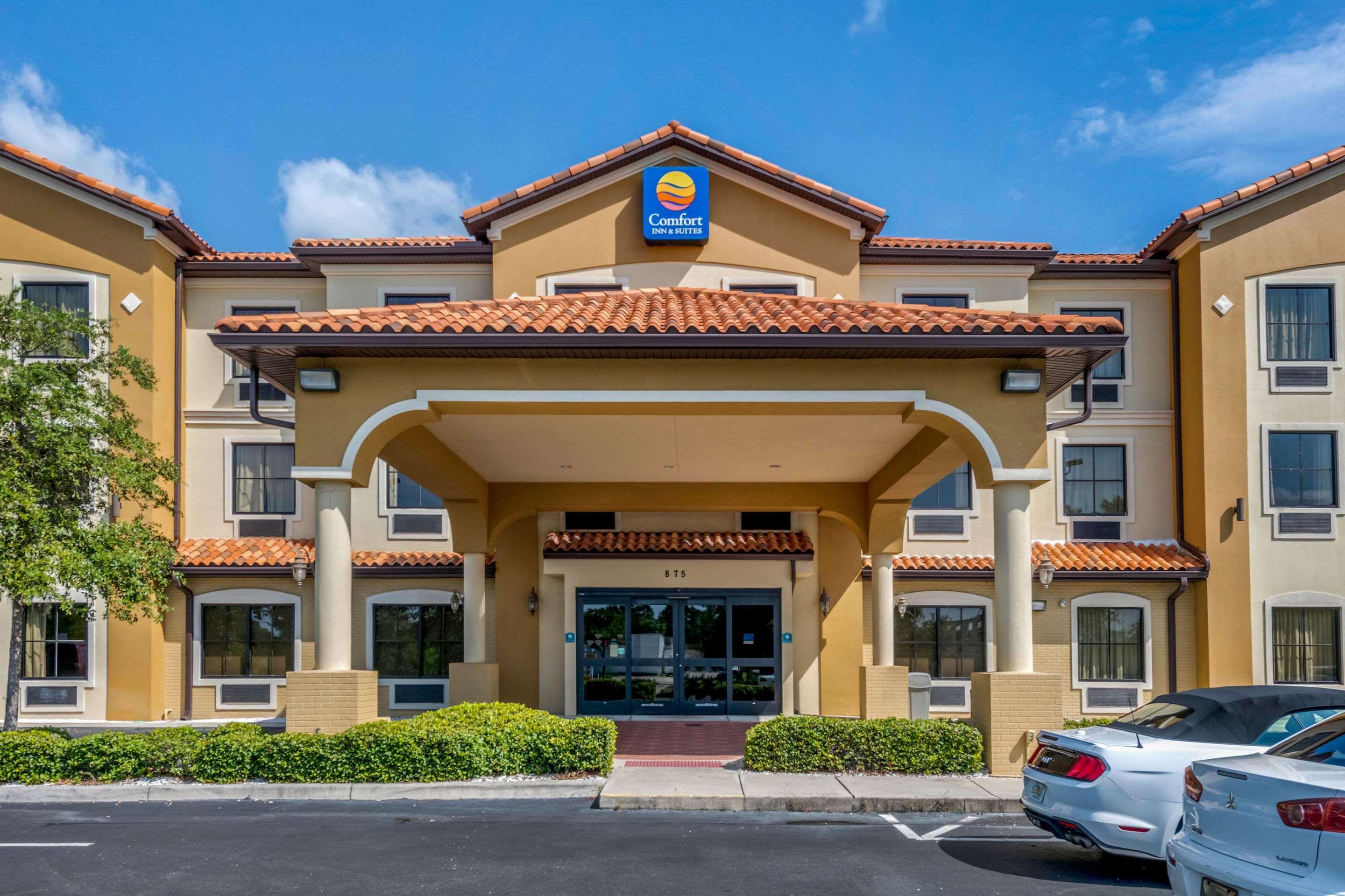 Comfort Inn & Suites Northeast - Gateway Сент-Питерсберг Экстерьер фото